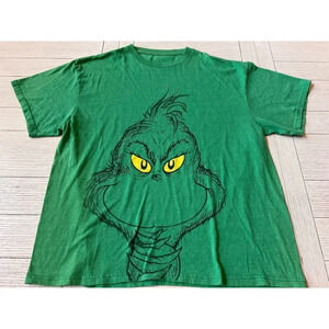 The Grinch short sleeve green t shirt. 50 poly; 50 cotton. Size XL. Very‎ soft